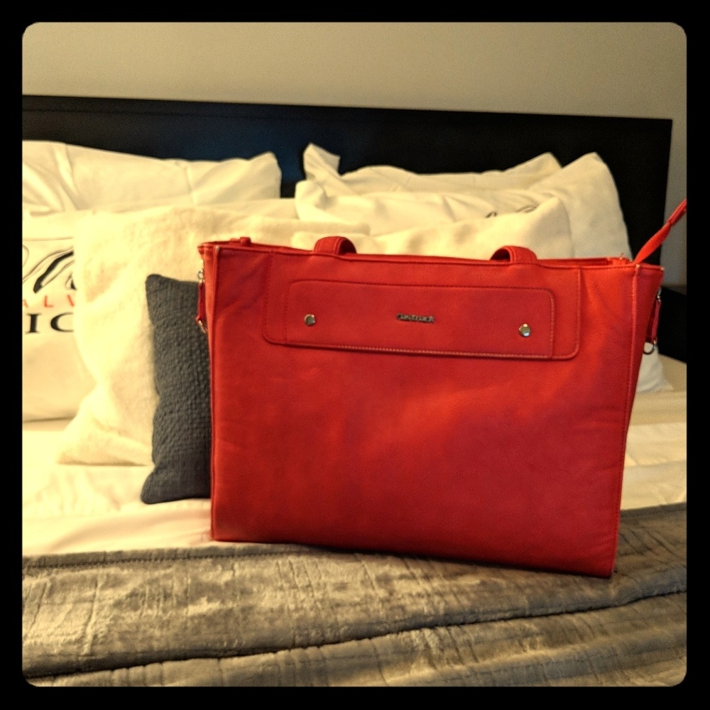 Red fastrack tote